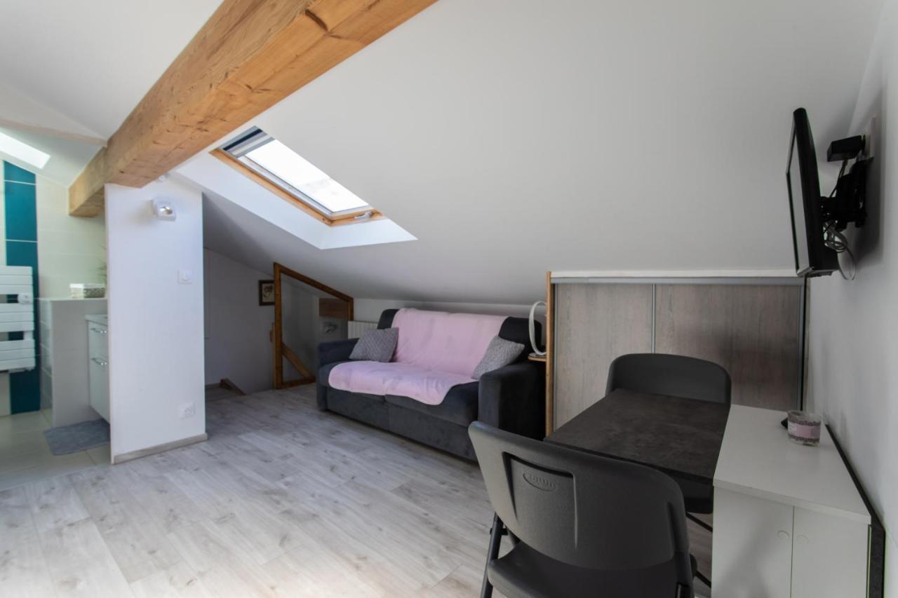 Le Coq Charmant Petit Studio En Centre Ville D'Embrun Exterior foto